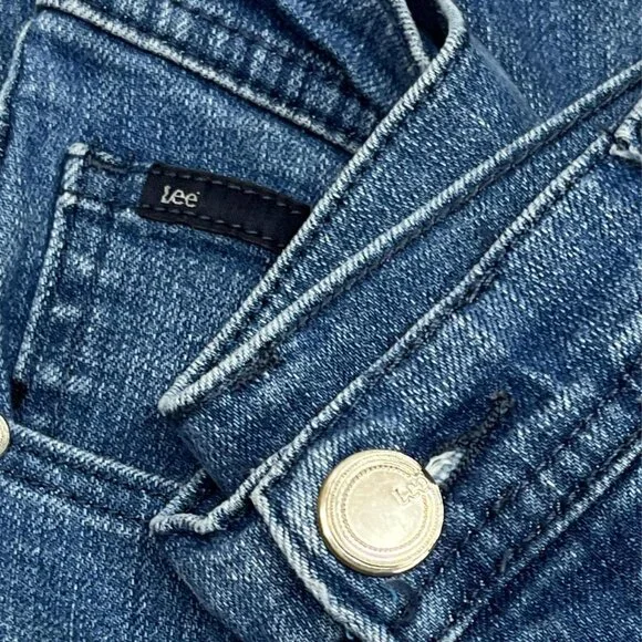 Lee Blue Denim Capri Pants 6 | Classic Fit Flaws - Picture 4 of 5